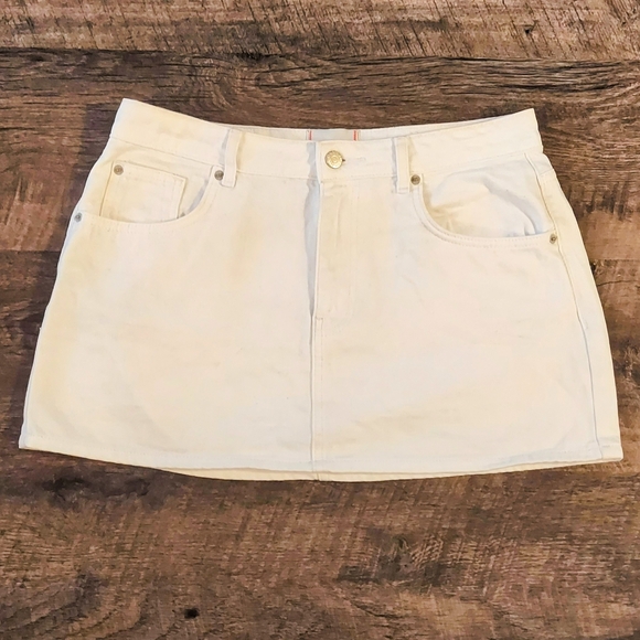 BDG Dresses & Skirts - Women's BDG White Mini Skirt Size Large